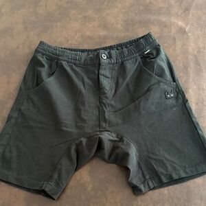 Munster block shorts. Size 14. NWT!!